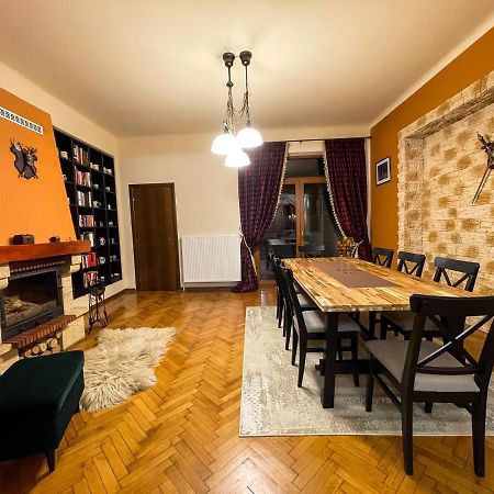 Central Apartment W/ Fire Place - Ground Floor บูคาเรสต์ ภายนอก รูปภาพ