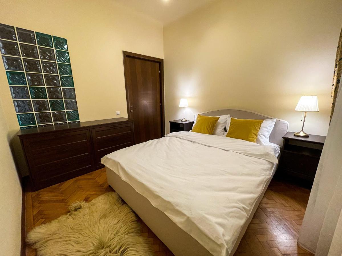 Central Apartment W/ Fire Place - Ground Floor บูคาเรสต์ ภายนอก รูปภาพ