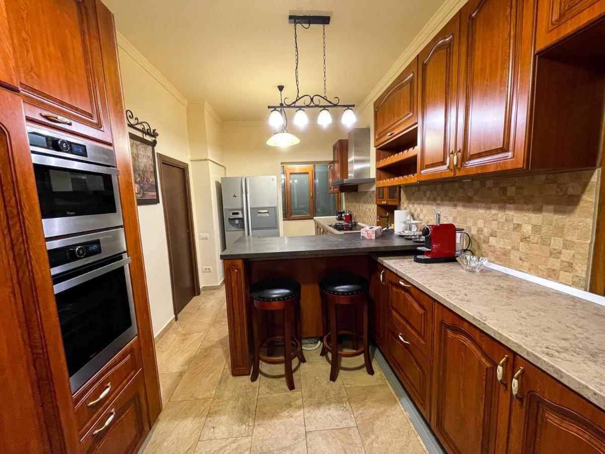 Central Apartment W/ Fire Place - Ground Floor บูคาเรสต์ ภายนอก รูปภาพ